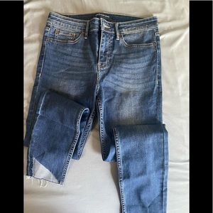 Calvin Klein Jeans 27